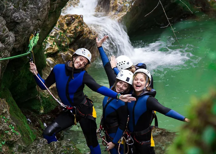 Hostel Youth Bledec Μπλεντ